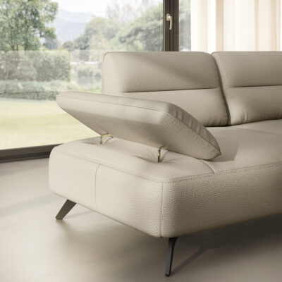 Natuzzi Valencia - arm details In light neutral leather
